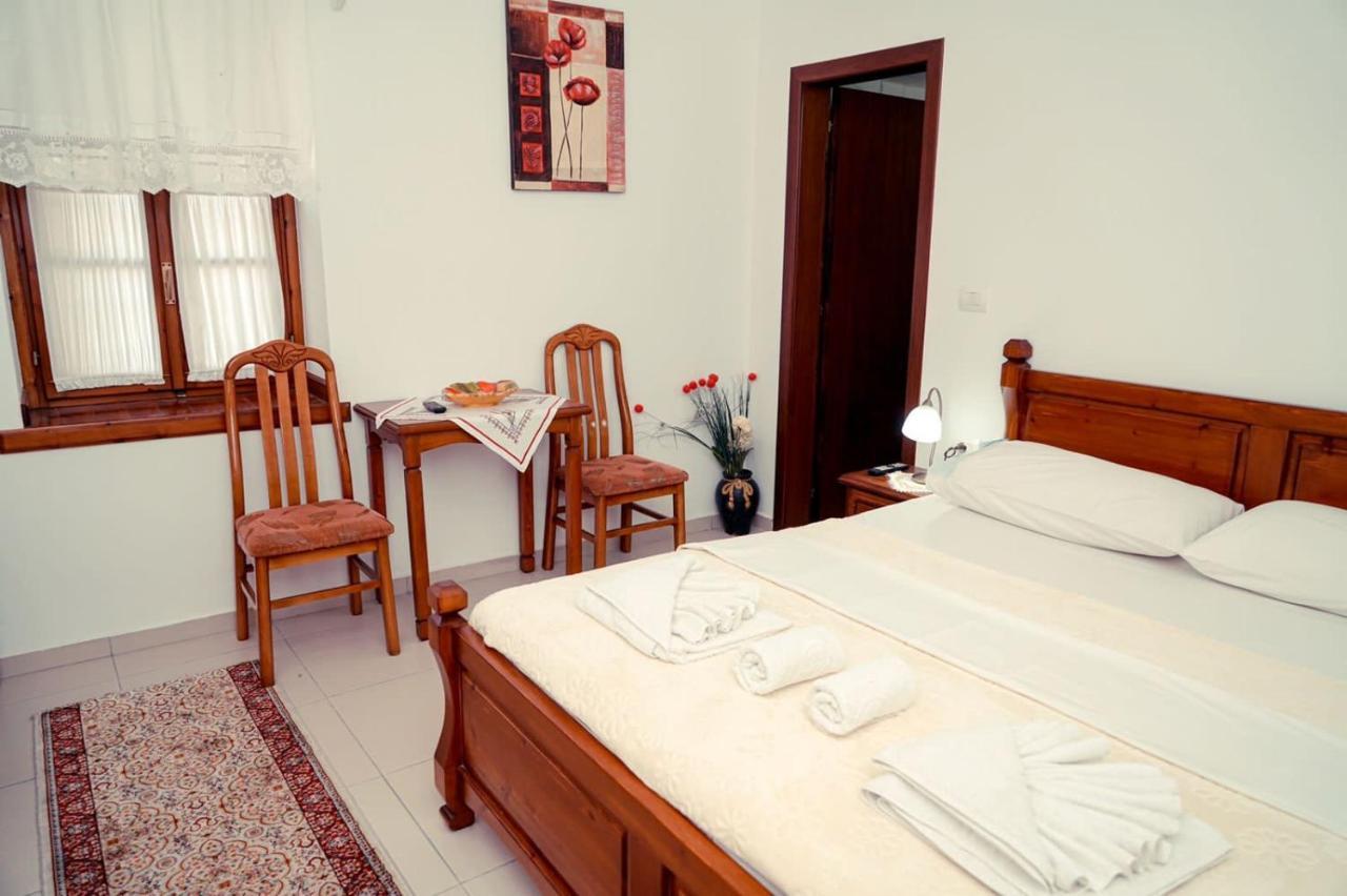Cico Hostel &Private Room Гирокастра Экстерьер фото