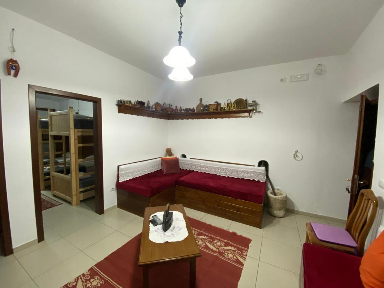 Cico Hostel &Private Room Гирокастра Экстерьер фото