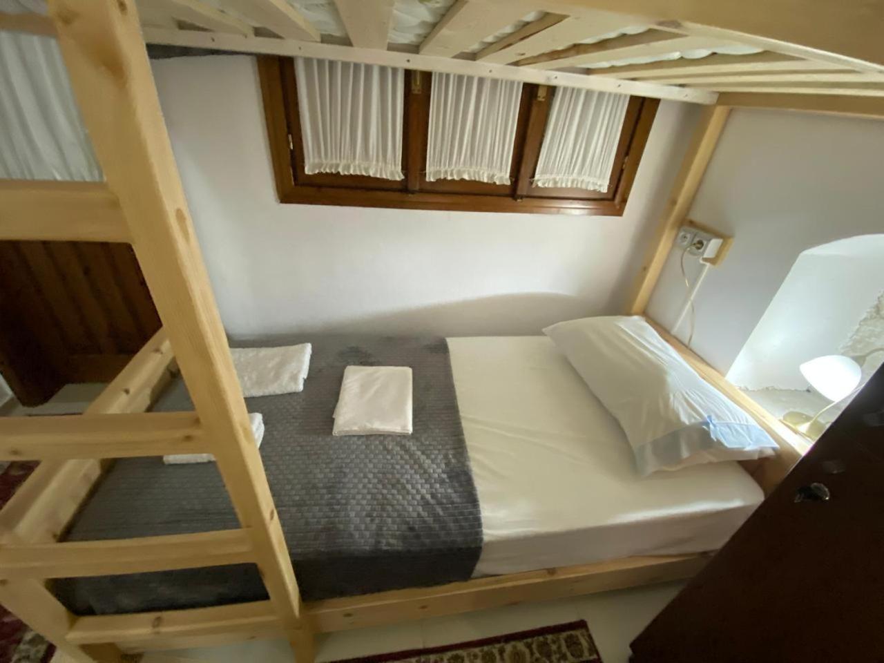 Cico Hostel &Private Room Гирокастра Экстерьер фото