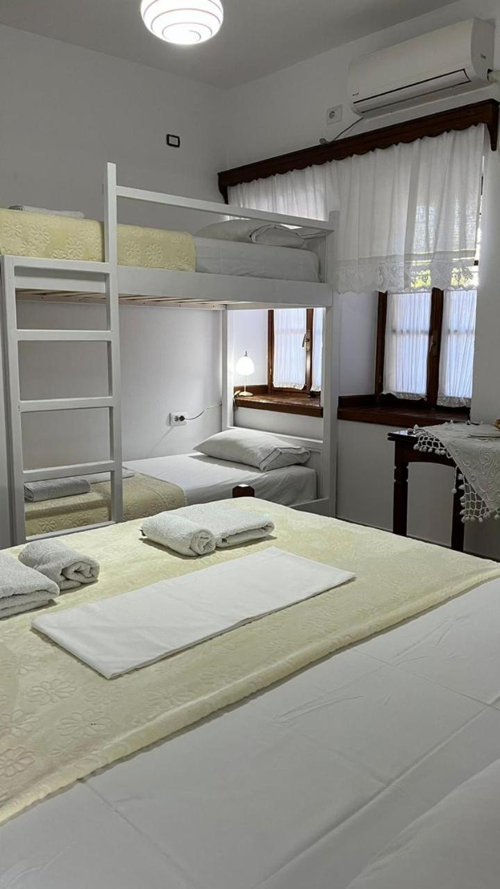 Cico Hostel &Private Room Гирокастра Экстерьер фото