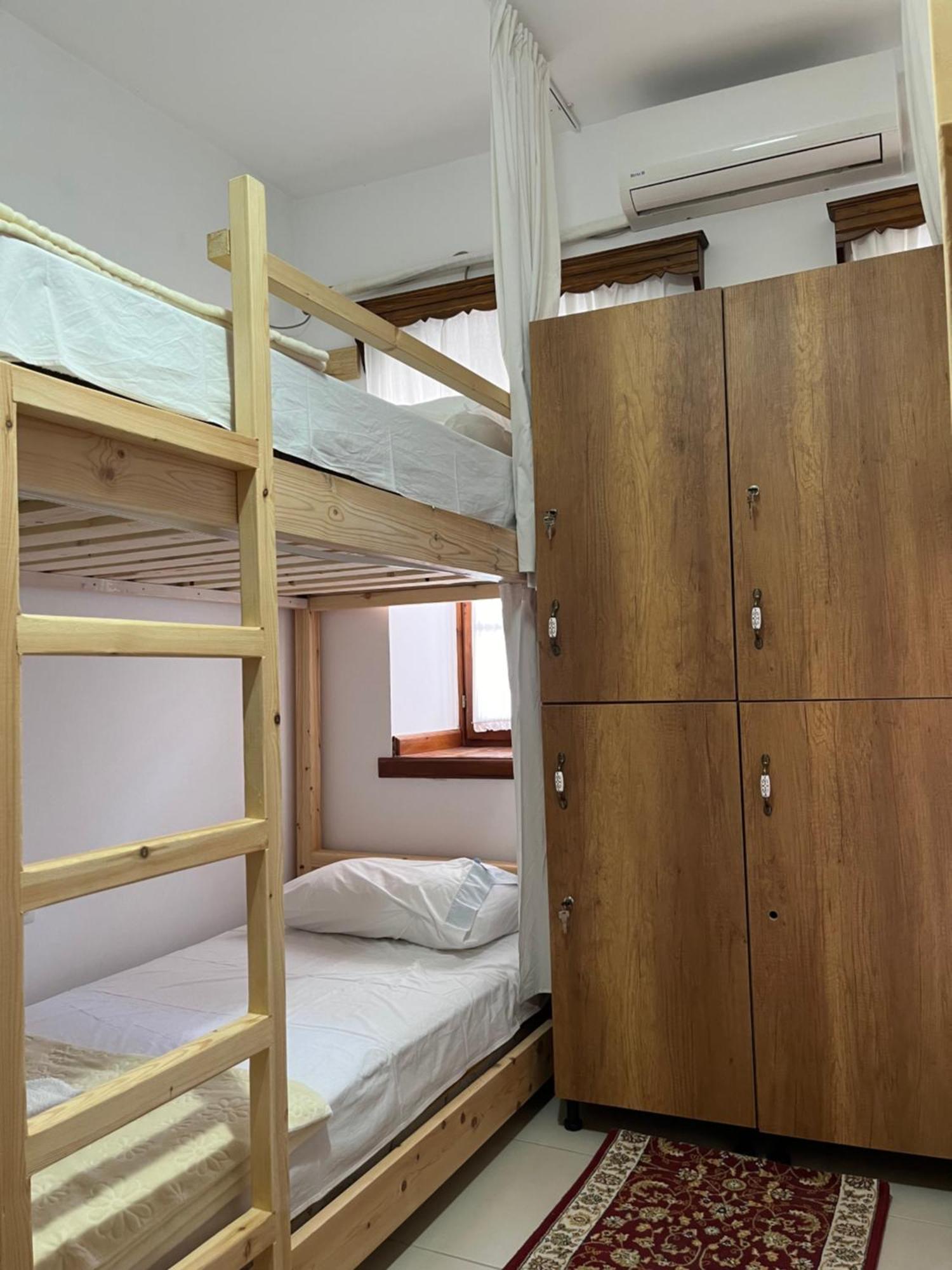 Cico Hostel &Private Room Гирокастра Экстерьер фото