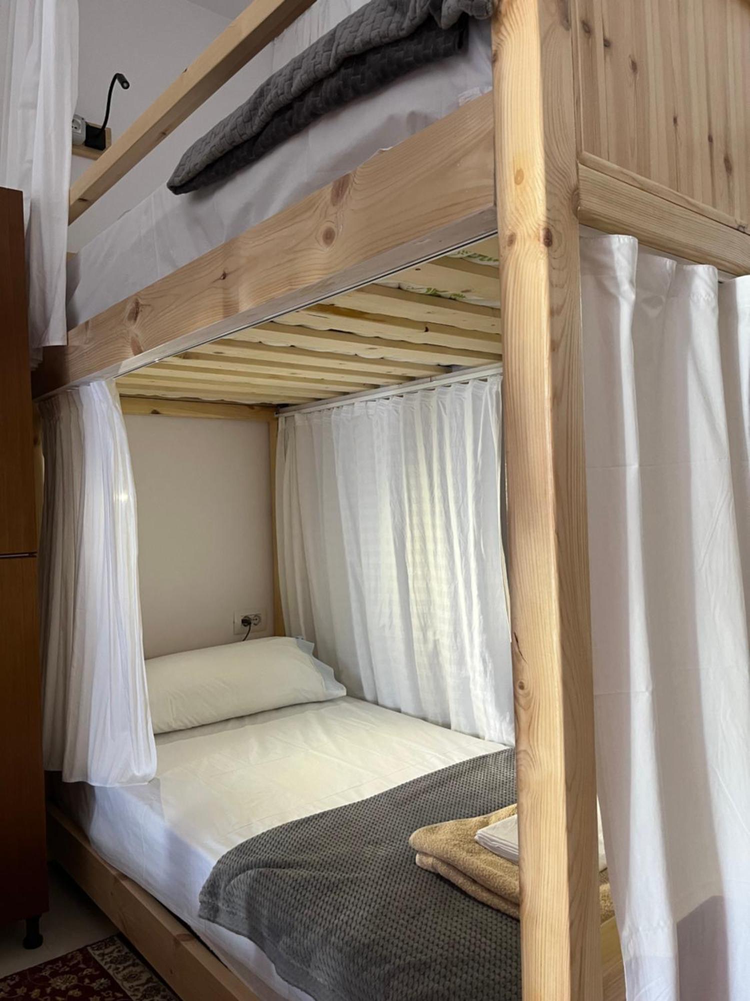 Cico Hostel &Private Room Гирокастра Экстерьер фото
