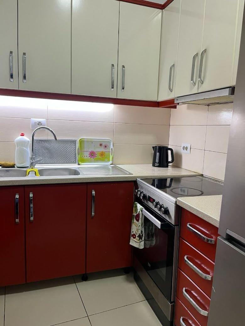 Cico Hostel &Private Room Гирокастра Экстерьер фото